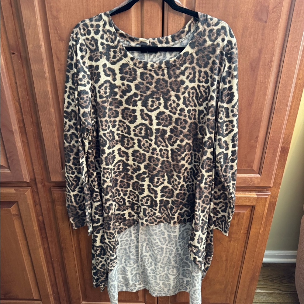 NEW Leopard Print High-Low Top